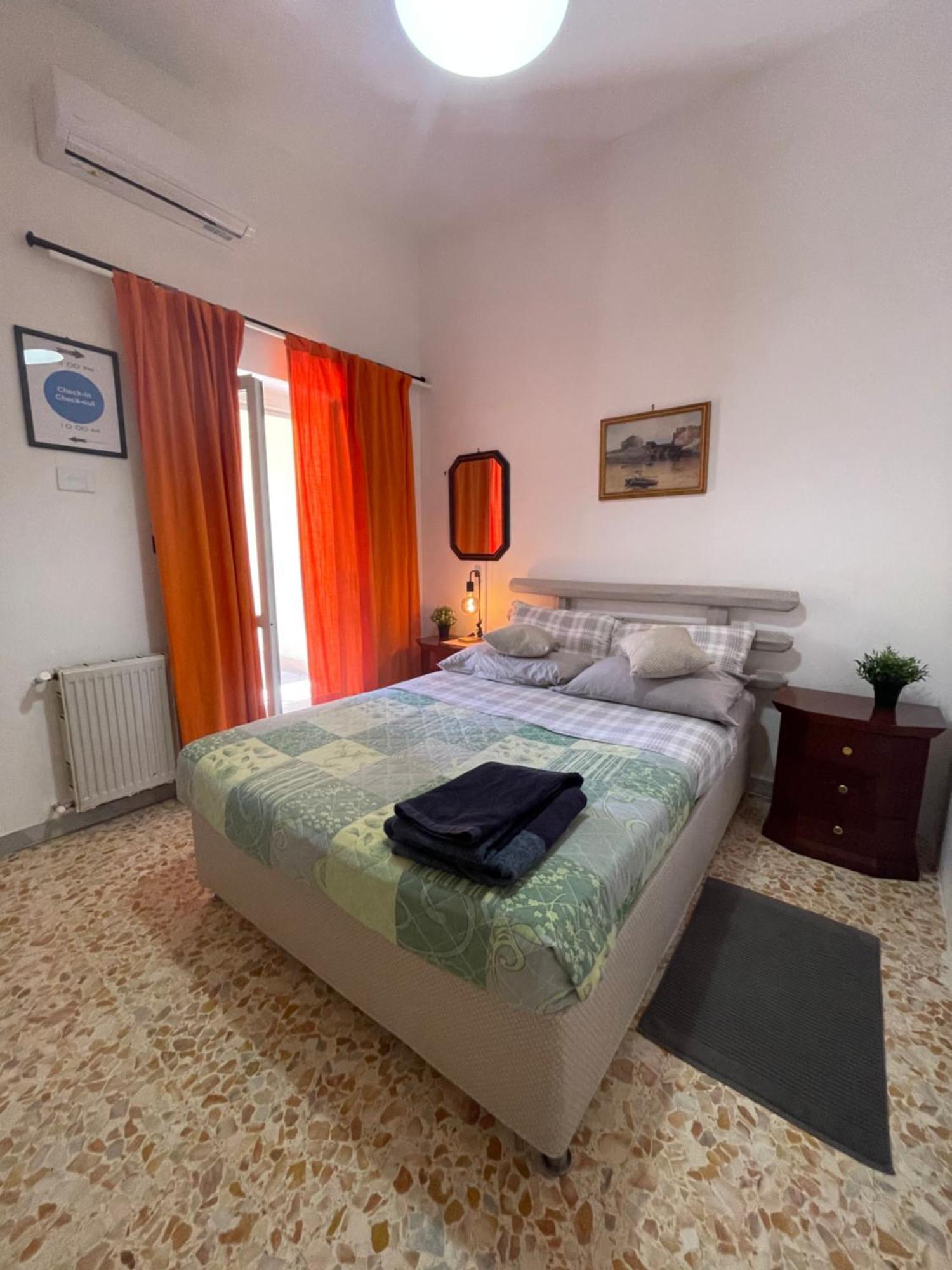 Eva Capital Guest House Vitinia Exterior foto
